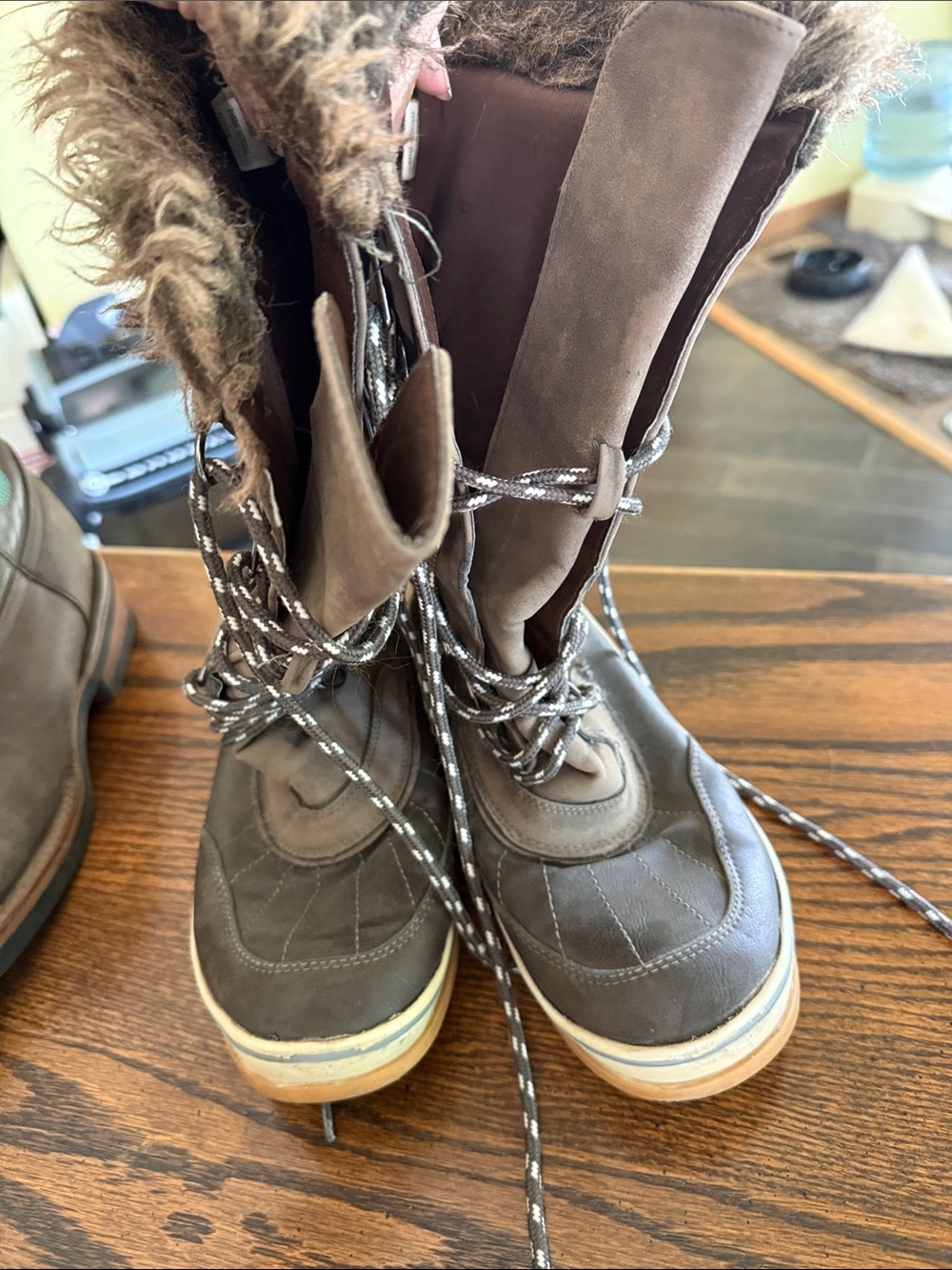 Women’s Brown Winter Lace-Up Boots with Faux Fur